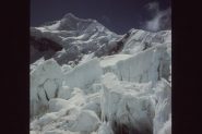 tra crepacci e seracchi la cima e' ancora lontana