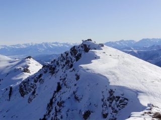 La cima SE del Nebin