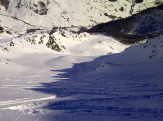 Risalendo il vallone   I   On remonte le vallon   I   Going up the steep valley   I   Gegenanstieg des Tals   I   Remontando el valle