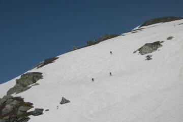 Discesa su bei pendii   I   La descente sur des belles pentes   I   Going down along pleasant slopes    I   Abfahrt auf tollen Hängen   I   Descenso por estupendas pendientes