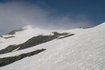 Un po' di nuvole in vetta   I   Quelques nuages au sommet   I   Some clouds on top   I   Ein paar Wolken am Gipfel   I   Unas cuantas nubes sobre la cumbre