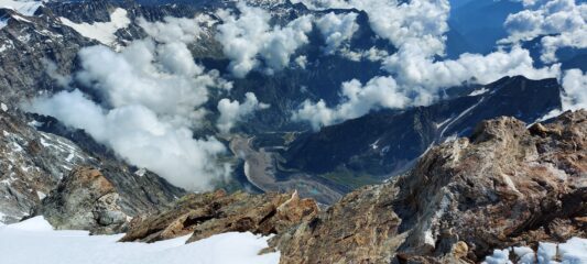 vista verso Macugnaga  dalla p Gnifetti 