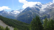 Il ponte Charles Kuonen Hangebrucke con il Weisshorn alle spalle