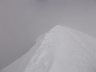 in cima nel whiteout totale..