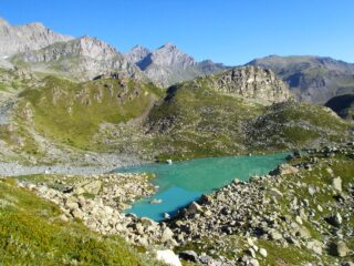 il caratteristico lago Chiaretto