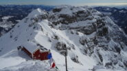 Rifugio Azzoni visto da P.ta Cermenati.