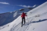 Salendo verso la sella tra Ciotto Mieu e Creusa