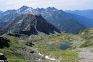 Veduta verso Sud sui Laghi di Estoul dalla vetta