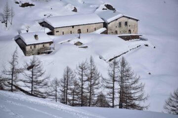 Discesa nel vallone di Menouve - Alpe Ponteilles Desot (m 1809)