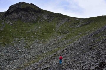 Salendo verso la cresta Est della Becca Trecare