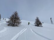 I pendii di polvere poco sotto la cresta finale