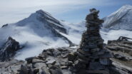 il grande ometto di pietre della cima e il Brunegghorn